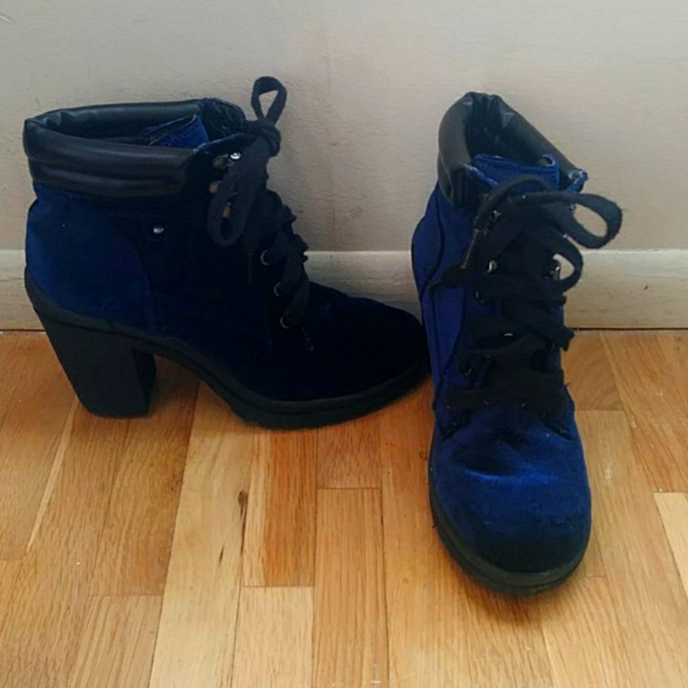 Joe boxer velvet heel boots